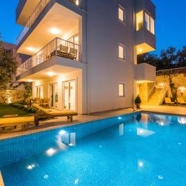 Garden Court Apartments