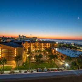 Beachfront Palms Resort Galveston, an Ascend Collection Hotel, хотел в Галвестън