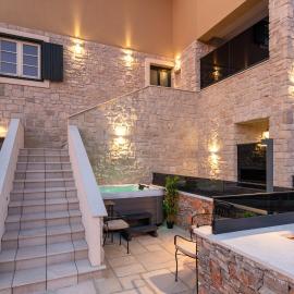 TEONA Luxury Studio Apartment with jacuzzi and terrace sea view