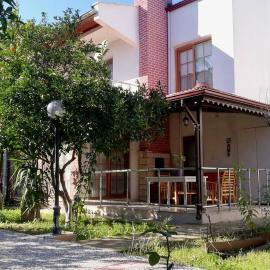 Villa Beyazıt, hotel Sidében
