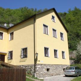 Ferienwohnung Helga Bergkirchner, хотел в Schwallenbach