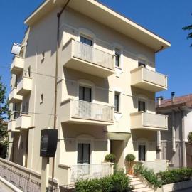 Residence Caterina、カットーリカのホテル