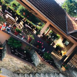 Restoran sa sobama za iznajmljivanje MALI RAJ, hotel a Mrkonjić Grad