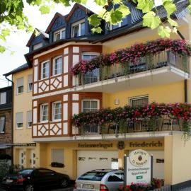Ferienwohnungen Oswald Friederich, hotel in Briedern