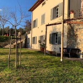 Bilocale con giardino alle porte di Firenze: Antella'da bir otel