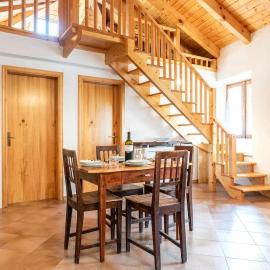 Dimora al Portico Cloz OSPITAR, hotel a Cloz