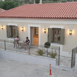 Villa Fouli, hotel i Tolo