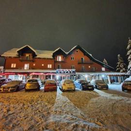 Hotel Lovac, hótel í Žabljak