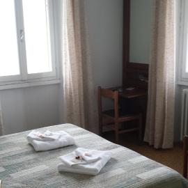 PET FRIENDLY HOTEL MIRABEAU, hotel u gradu Belađo