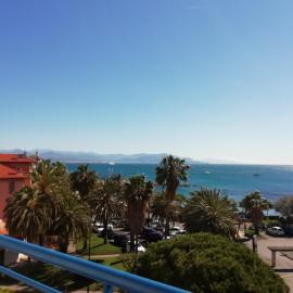 Appartement rooftop vue mer, hotel in Antibes