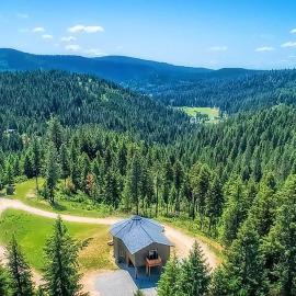 Unique 40 Acre Nature Retreat w/ Trails & Views!, hotel in Coeur d'Alene