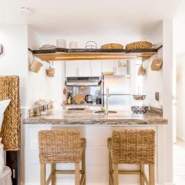 Stunning Ocean Views STEPS from the Beach with Pool! Fabulous 4th Floor Studio!, hotel in New Smyrna Beach