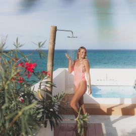 Ocean View Penthouse with Jacuzzi Elias Homes ZanzibarHouses, hotel in Gulioni
