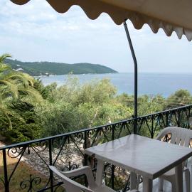 Apraos Bay Hotel In Kalamaki Beach, 100m from the lovely sandy beach, hotel in Apraos