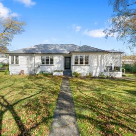 Centrally Located - Greytown Holiday Home