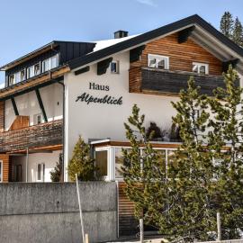 Haus Alpenblick โรงแรมในชเริคเคิน
