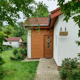Cseresznyés Apartman, hotell i Berekfürdő