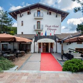 Park Hotel Olimpia، فندق في Brallo di Pregola