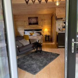 Coorie Doon Cabin! Great Scottish Welcome, hotel in Fort Augustus