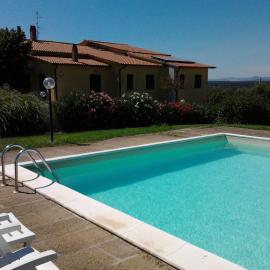 Agriturismo Poggio Torreano, готель у місті Farnese