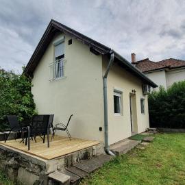 Littlepanther Balaton, hotel in Balatonföldvár