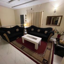 1 Bed House - Sleeps 2 - Pets - Parking - Wifi, ξενοδοχείο σε Gujrāt