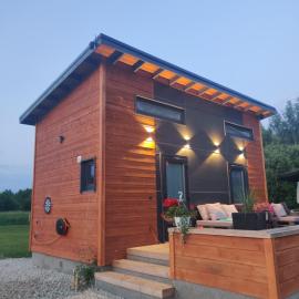 Lake sauna house near Otepää Biathlon stadium, hotelli kohteessa Hurmi