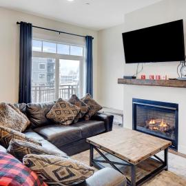 Downtown WP Loft 16 I Huge Hot Tub I Great Views I Activity Program