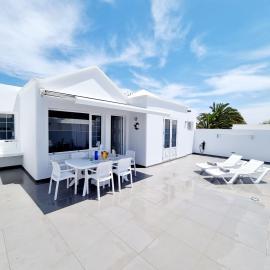 Luxury Coral Beach first line of the sea