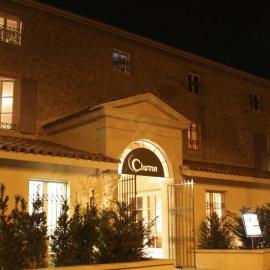 Hotel Restaurant Chartron، فندق في Saint-Donat-sur-lʼHerbasse