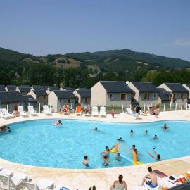T 2 Dans village vacances 3 étoiles à Saint Geniez 1 piscines 43