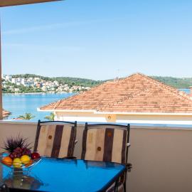 Apartments Ploka, hotel in Trogir