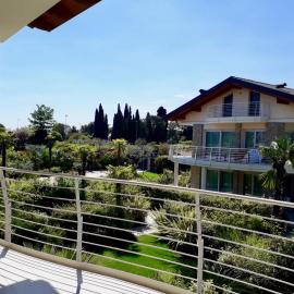 Garda Park Luxury Apartments, hotel in Sirmione