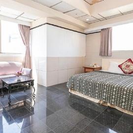 Yi Pin Business Hotel, hotel i Taoyuan