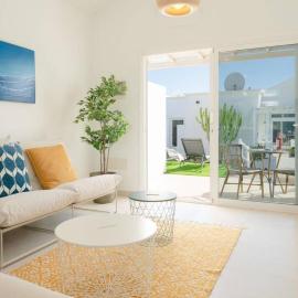 Luxurious Bungalow A2 in a quiet complex with pool 100m from the sea