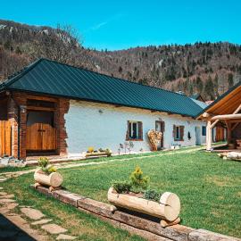 Chalets Dedinky, hotel di Dedinky