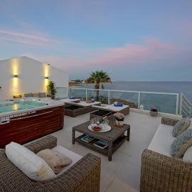 Casa Latino - Oceanfront - Luxury & Charming Villa- Rooftop Jacuzzi by DreamvillasAlbufeira