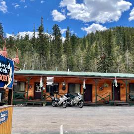 Whitetail Creek Resort, hotel u gradu Lead