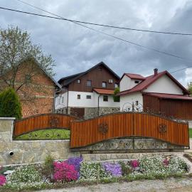 Ethno House Izvor, hotel in Vrelo Koreničko
