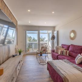 FIRST LINE SEA VIEWS - Club & Pool & Parking by ALOHA Bilbao, Hotel in Sopelana