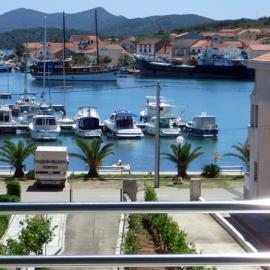 Apartment in Kukljica with sea view, terrace, air conditioning, Wi-Fi (4567-1)