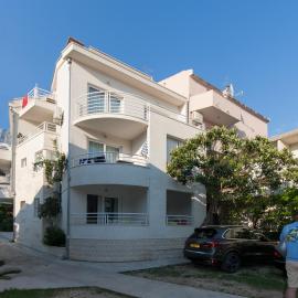 Apartments Milana 2, hotel en Tučepi