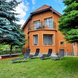 Harmónia Vendégház, Hotel in Balatonalmádi