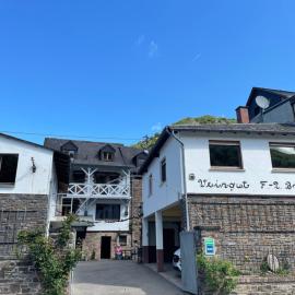 Altes Weingut Bröhl: Hatzenport şehrinde bir otel