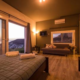 Silver Moon, hotel din Kinion