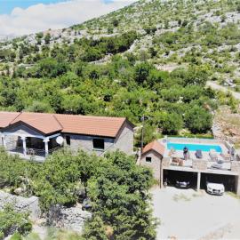 STONE VILLA-MILAN Pool Sea View Lounge Room, hotel in Starigrad