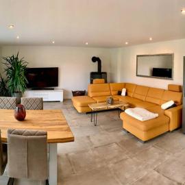 neue ruhige Ferienwohnung am Wald, hotel in Wüstewohlde