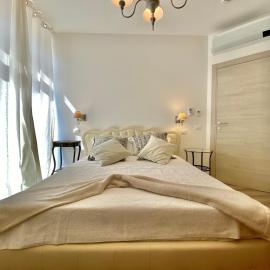 UNIQUE ROOMS