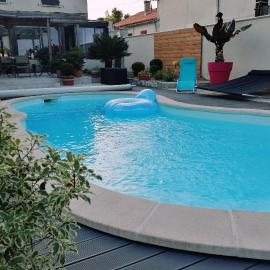 La croix landolle, hotel din Châteaubernard