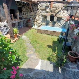 Casa de pueblo en Galicia, A Forneira, hotel em Leiro
